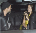 Casal Jolie-Pitt saindo do restaurante "Dolce Vita" 31.11.09 710